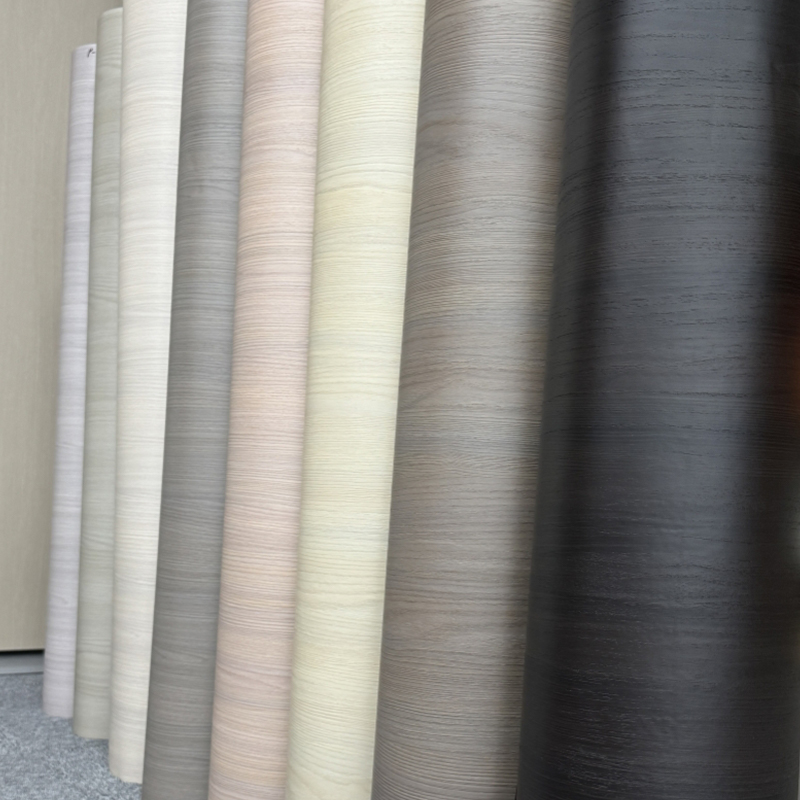 Pellicola decorativa in PVC antigraffio con venature del legno